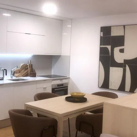 Chic & Cozy - Anibal Cunha Apartment *